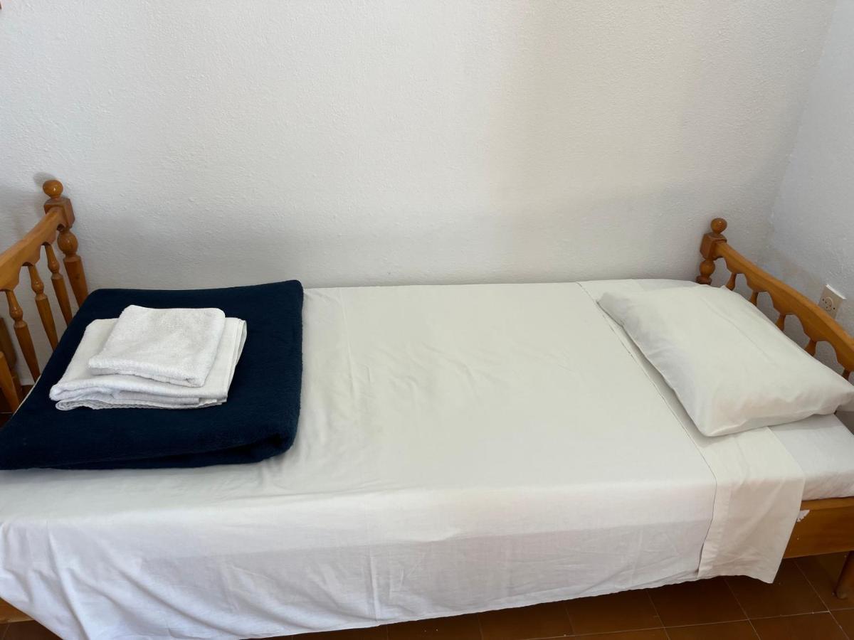 אורנוס Madoupa Beach Apartments מראה חיצוני תמונה