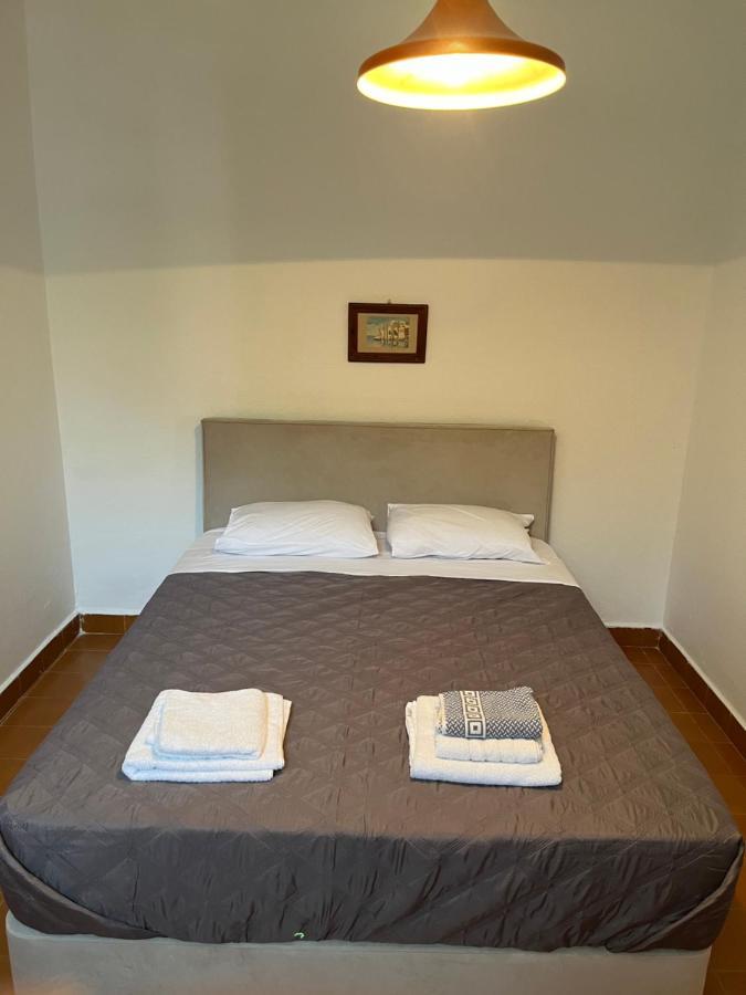 אורנוס Madoupa Beach Apartments מראה חיצוני תמונה