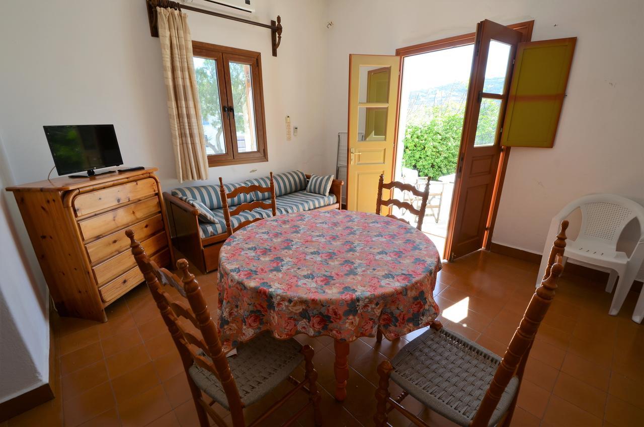 אורנוס Madoupa Beach Apartments מראה חיצוני תמונה