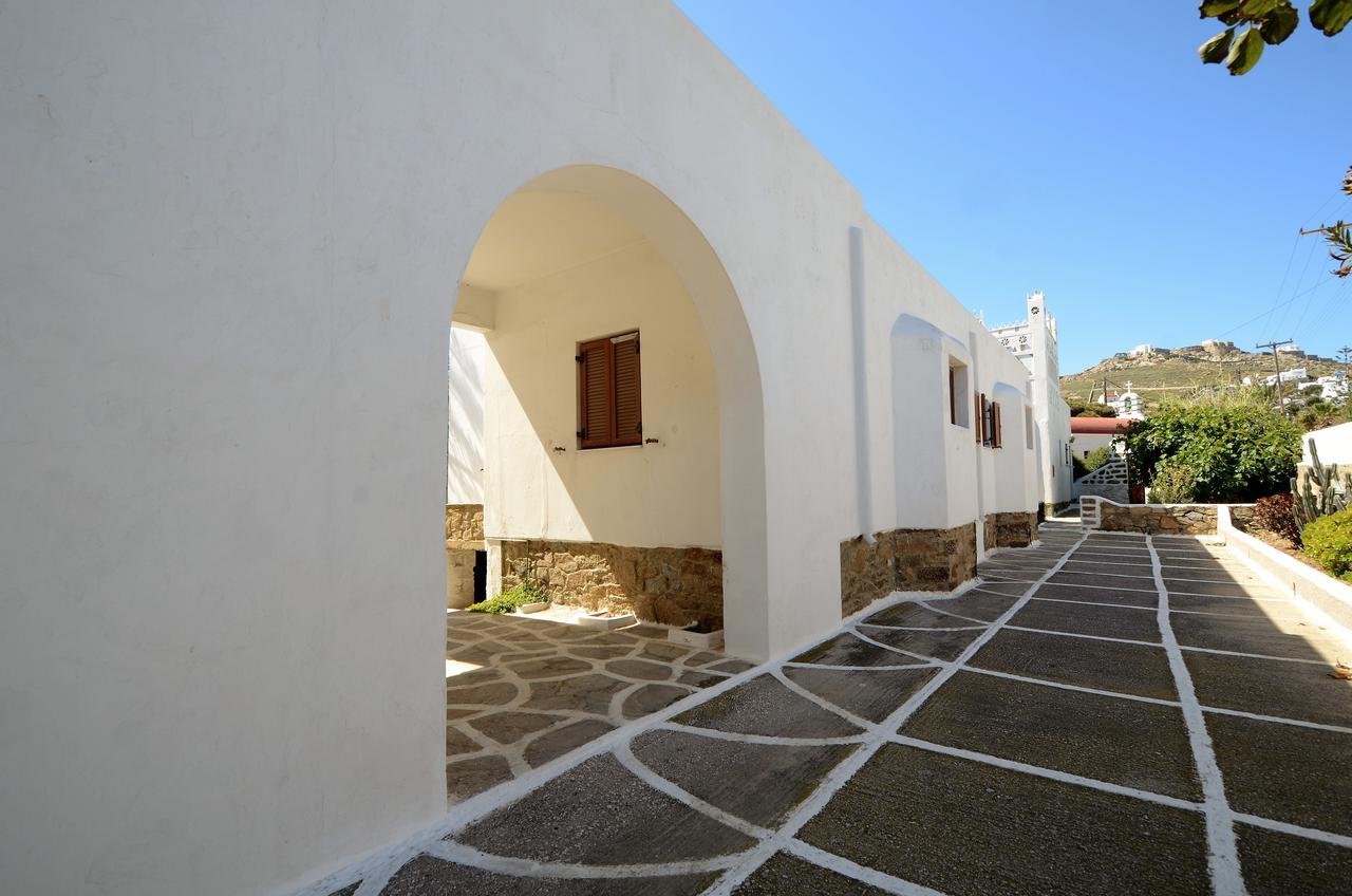 אורנוס Madoupa Beach Apartments מראה חיצוני תמונה