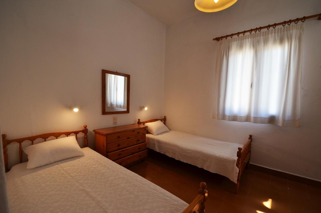 אורנוס Madoupa Beach Apartments מראה חיצוני תמונה